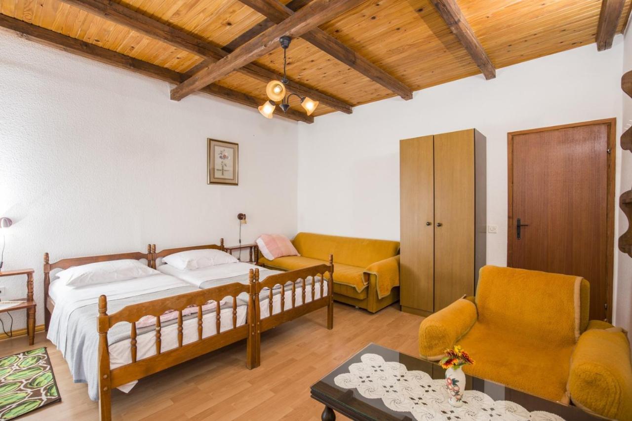 Apartment Vili Pinezići Екстериор снимка