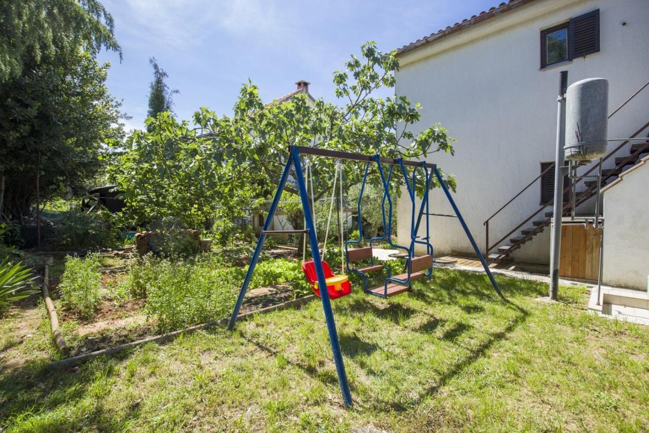 Apartment Vili Pinezići Екстериор снимка